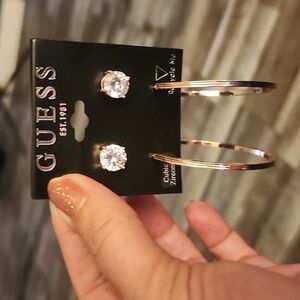 NWT Guess earrings set